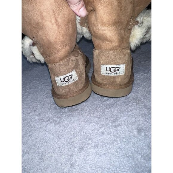 UGG Australia Girl's 5991 Bailey Button Boots Chestnut Size 5 - Picture 4 of 10